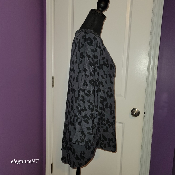 The Limited Gray/Black Cheetah print Top sz: M NWT - Picture 7 of 9